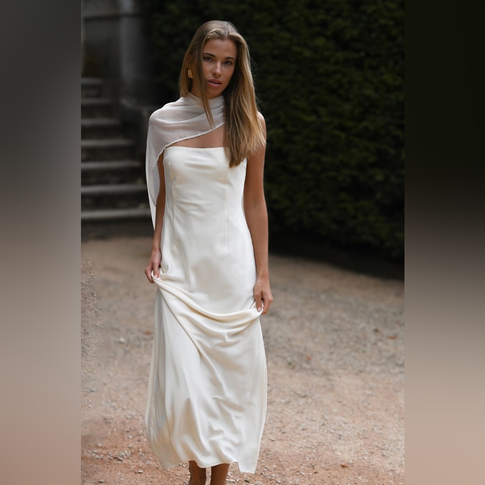 Elegant Strapless Cream Dress